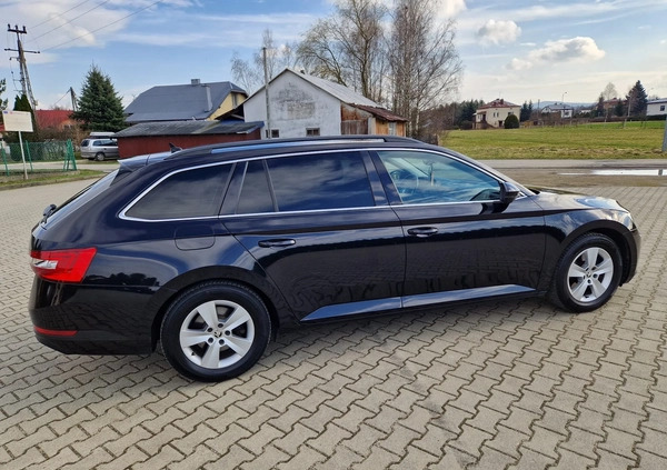 Skoda Superb cena 69900 przebieg: 188000, rok produkcji 2016 z Gorlice małe 172